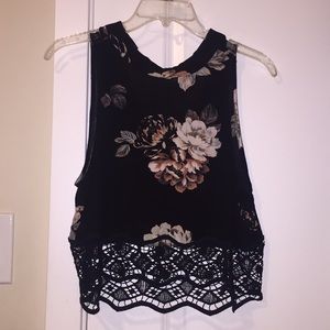 FLORAL LACE KENDALL AND KYLIE CROP TOP!